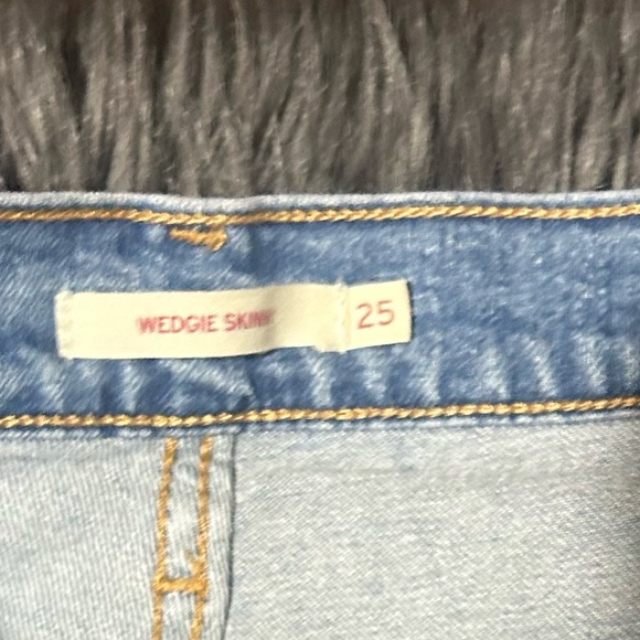 Levi’s Wedgie Fit Skinny Jeans Classic Blue Distressed Jeans Size 25 - Picture 5 of 5